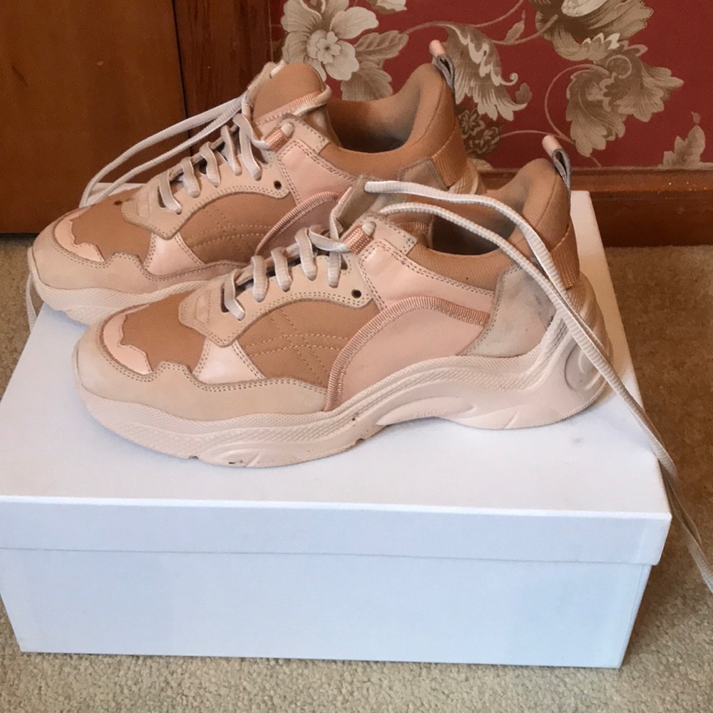 IRO Curve Runner Sneaker EUC, Size 6! Beige-Nude.